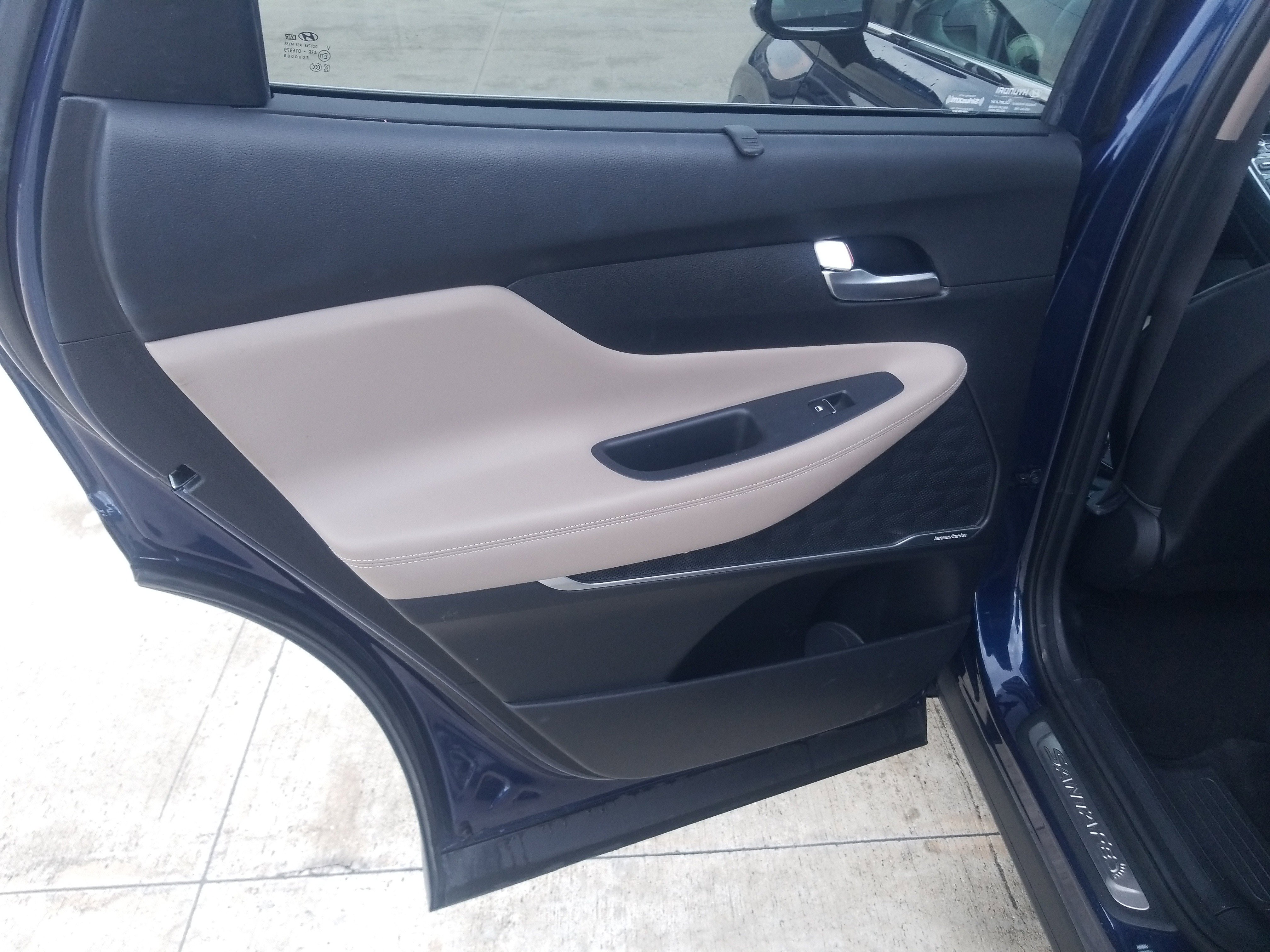 Used 2021 Hyundai Santa Fe SEL w/ Convenience + Premium Package image 11