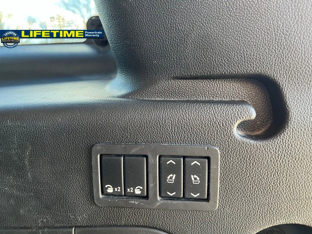 Used 2016 GMC Yukon XL SLT w/ Open Road Package image 13