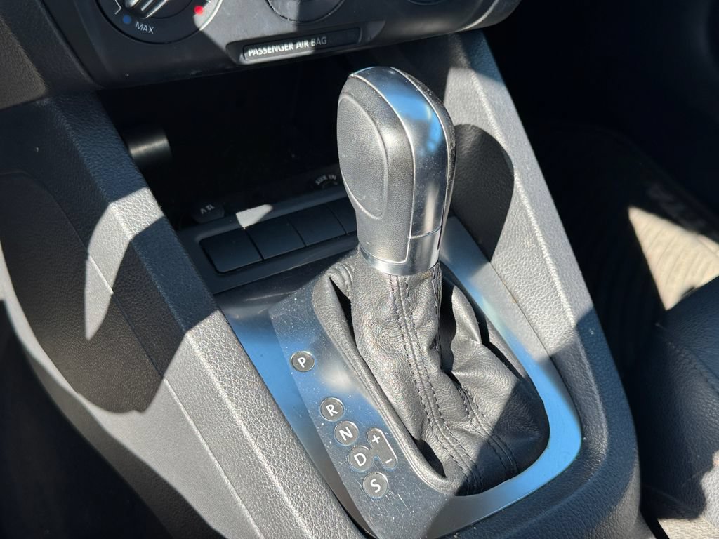 Used 2012 Volkswagen Jetta SE FWD image 24