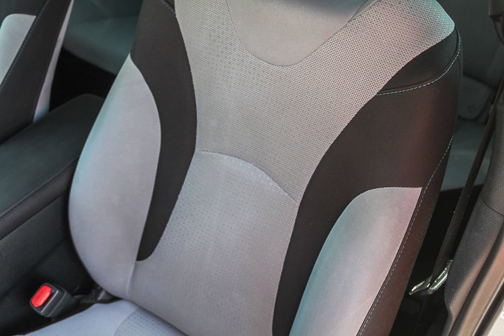 Used 2022 Toyota Prius LE image 30