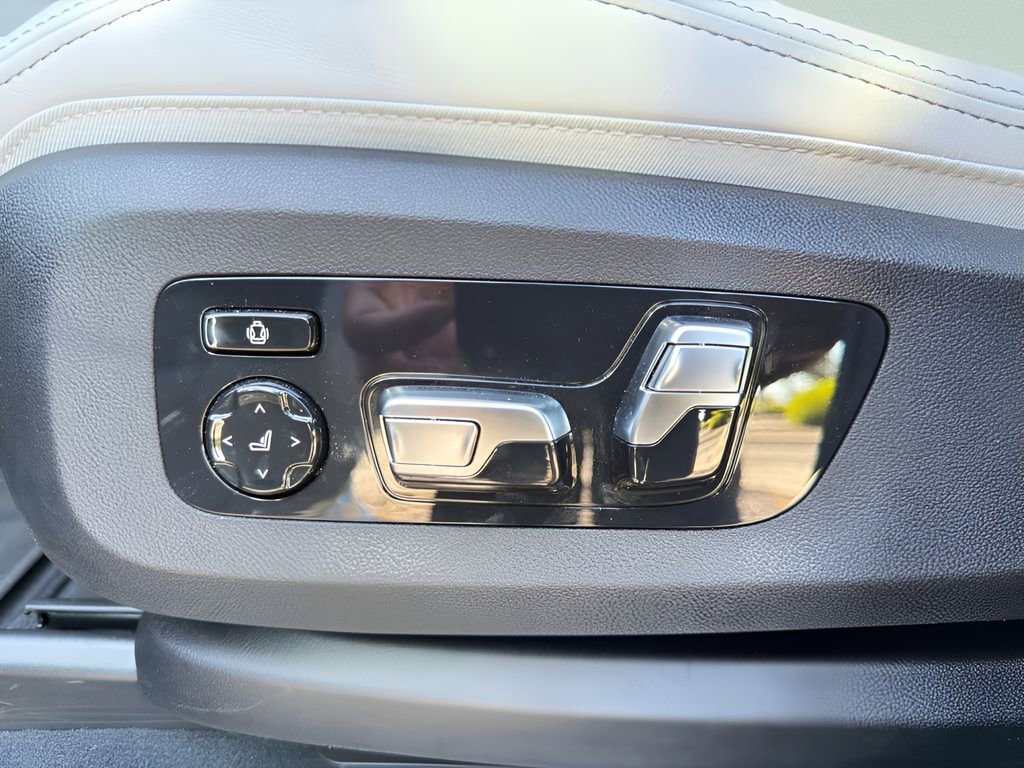 Certified 2026 BMW X5 xDrive40i w/ Premium Package image 12