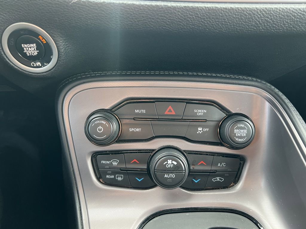 Used 2023 Dodge Challenger SXT image 21