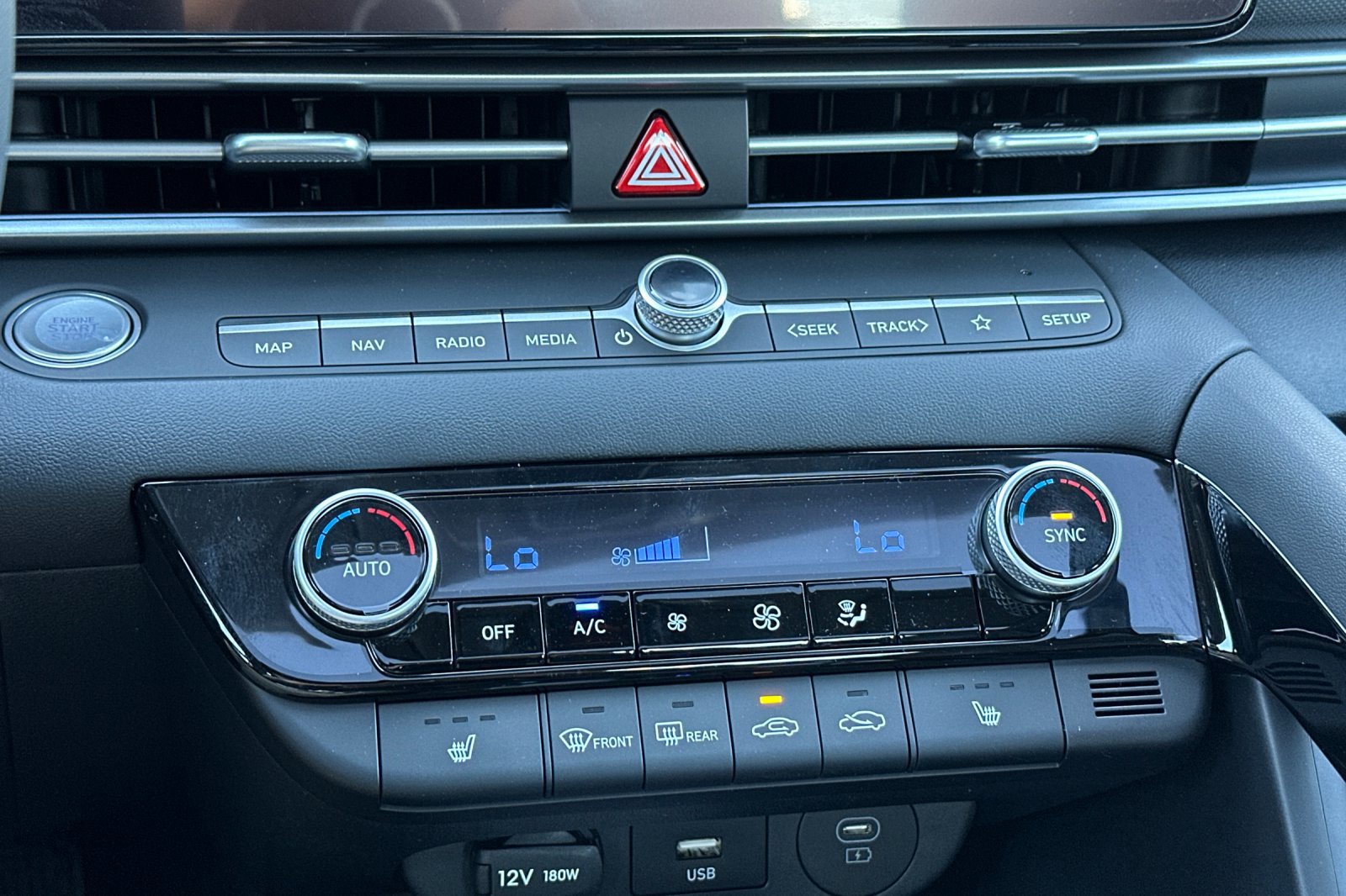 New 2026 Hyundai Elantra Limited FWD image 20