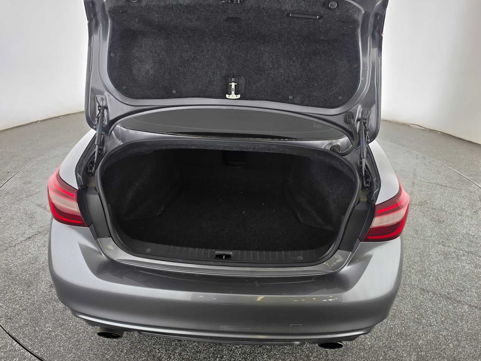 Used 2019 INFINITI Q50 Luxe RWD image 14