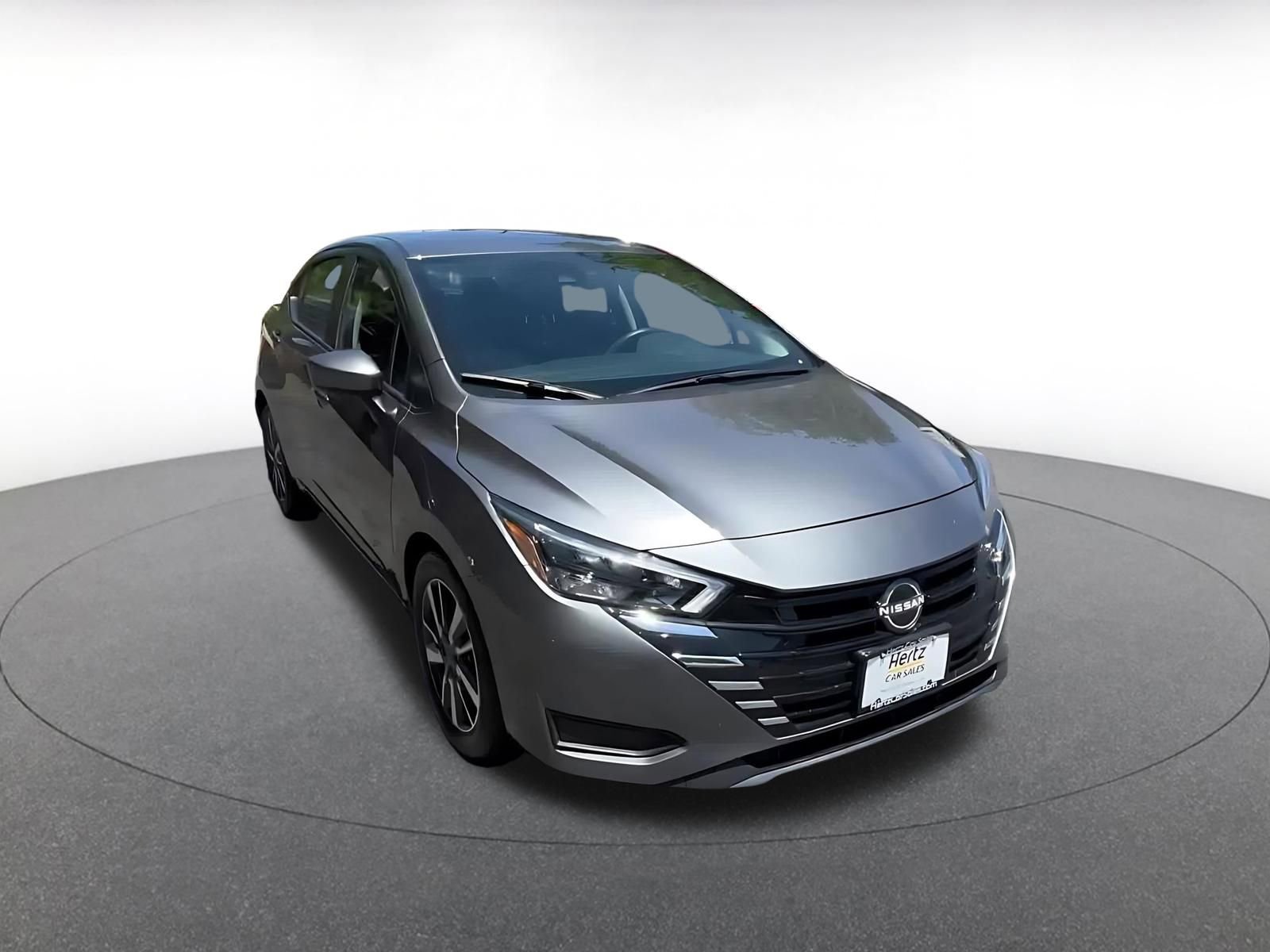 Used 2025 Nissan Versa SV FWD image 3
