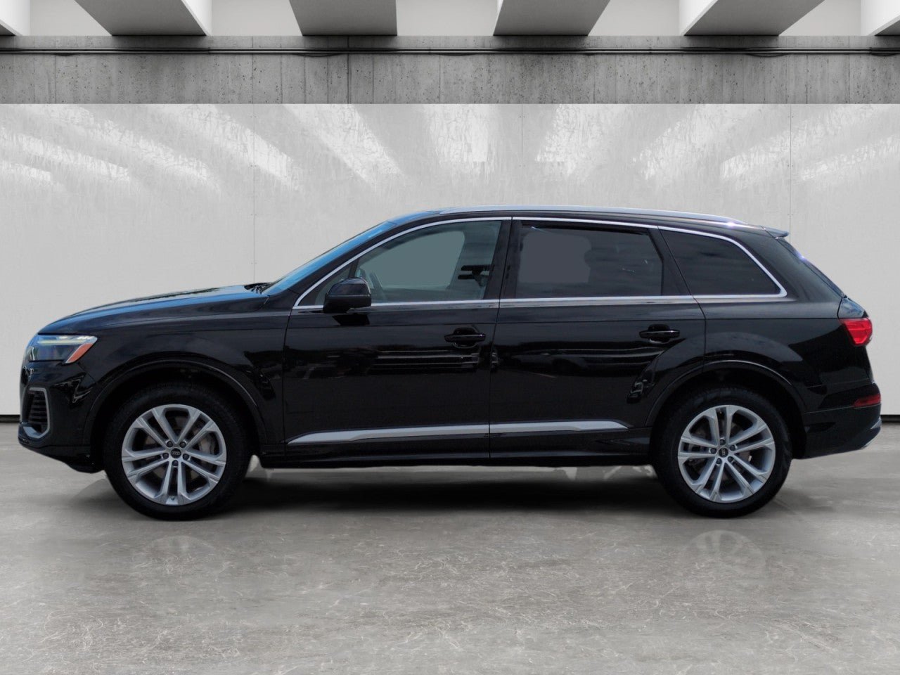 Used 2025 Audi Q7 3.0T Premium Plus AWD/4WD image 4