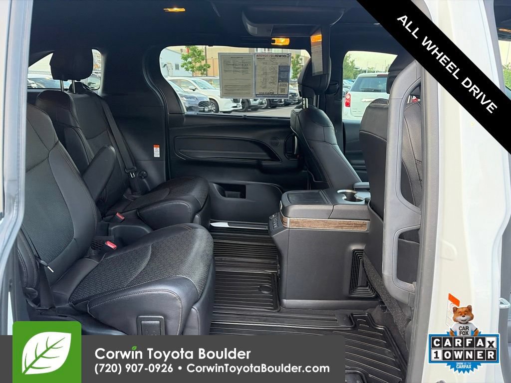 Used 2025 Toyota Sienna Platinum AWD/4WD image 16