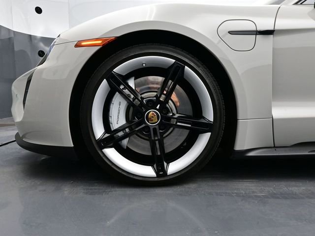 Certified 2024 Porsche Taycan GTS image 6