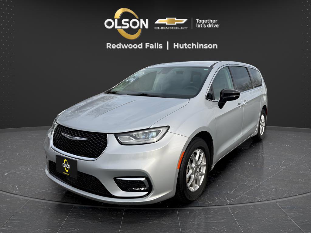 Used 2024 Chrysler Pacifica Touring-L