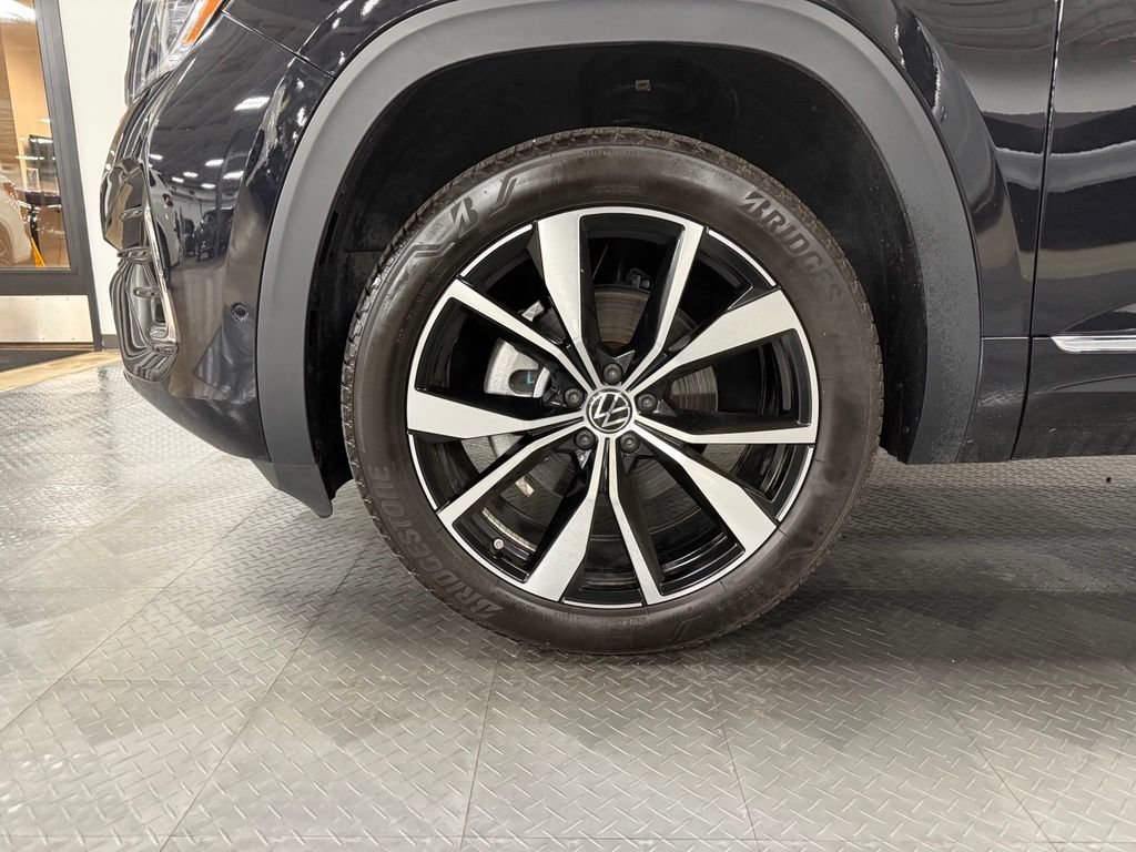 Used 2025 Volkswagen Atlas SEL Premium R-Line AWD/4WD image 7