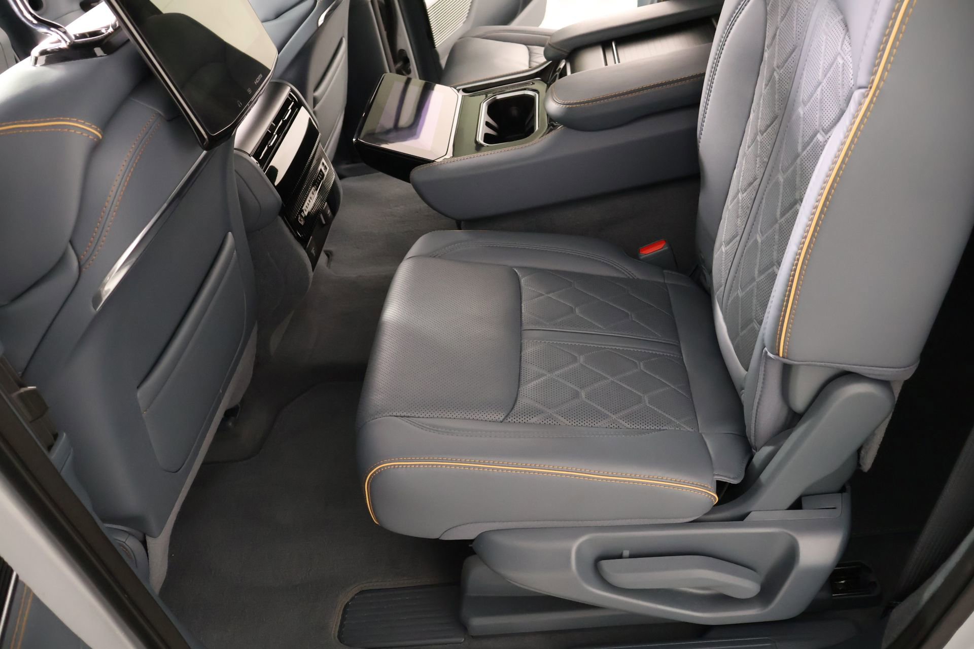 Used 2024 Jeep Grand Wagoneer L Series III w/ Rear Seat Video Group 1 image 13