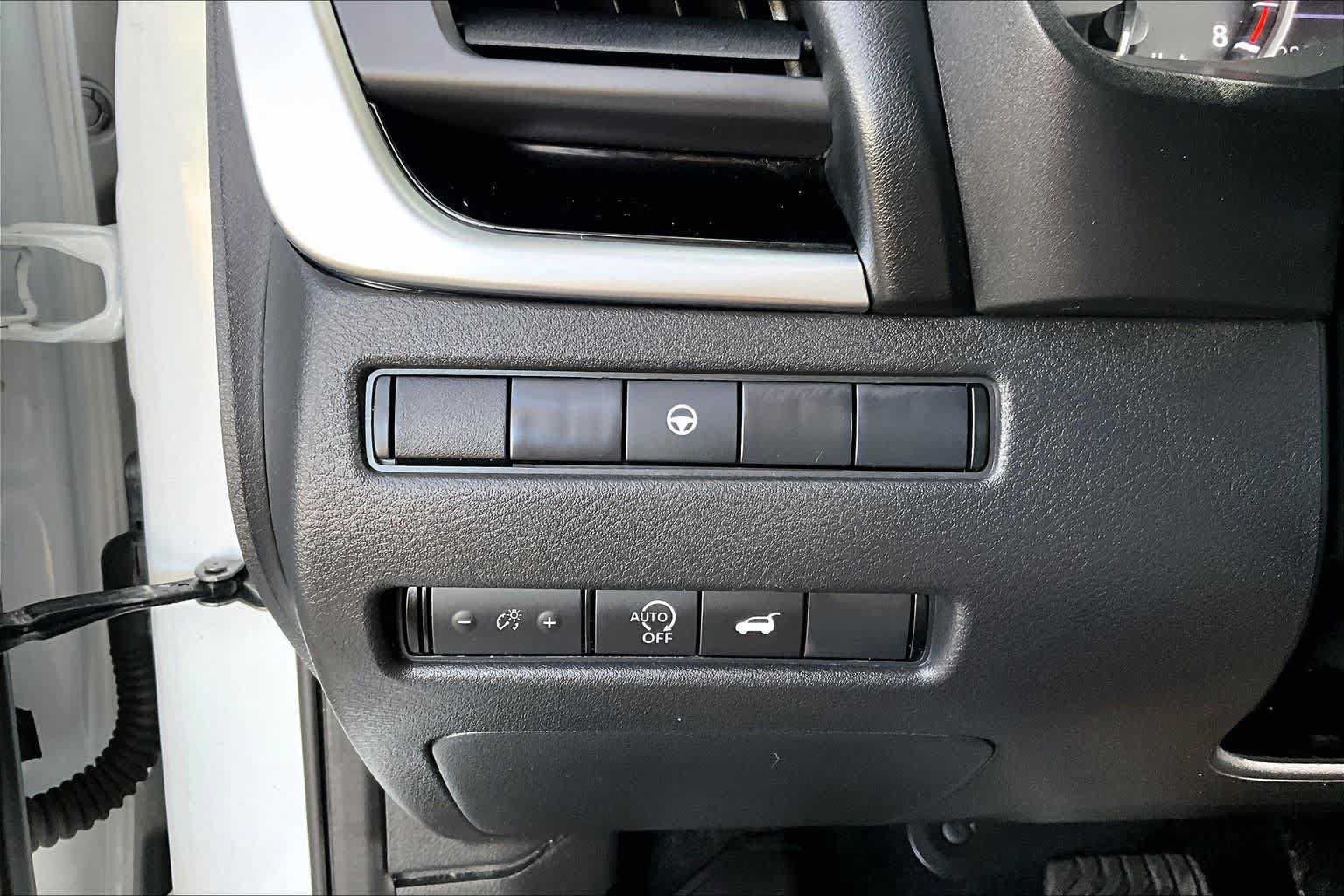 Used 2025 Nissan Rogue SV w/ Rock Creek Premium Package AWD/4WD image 33