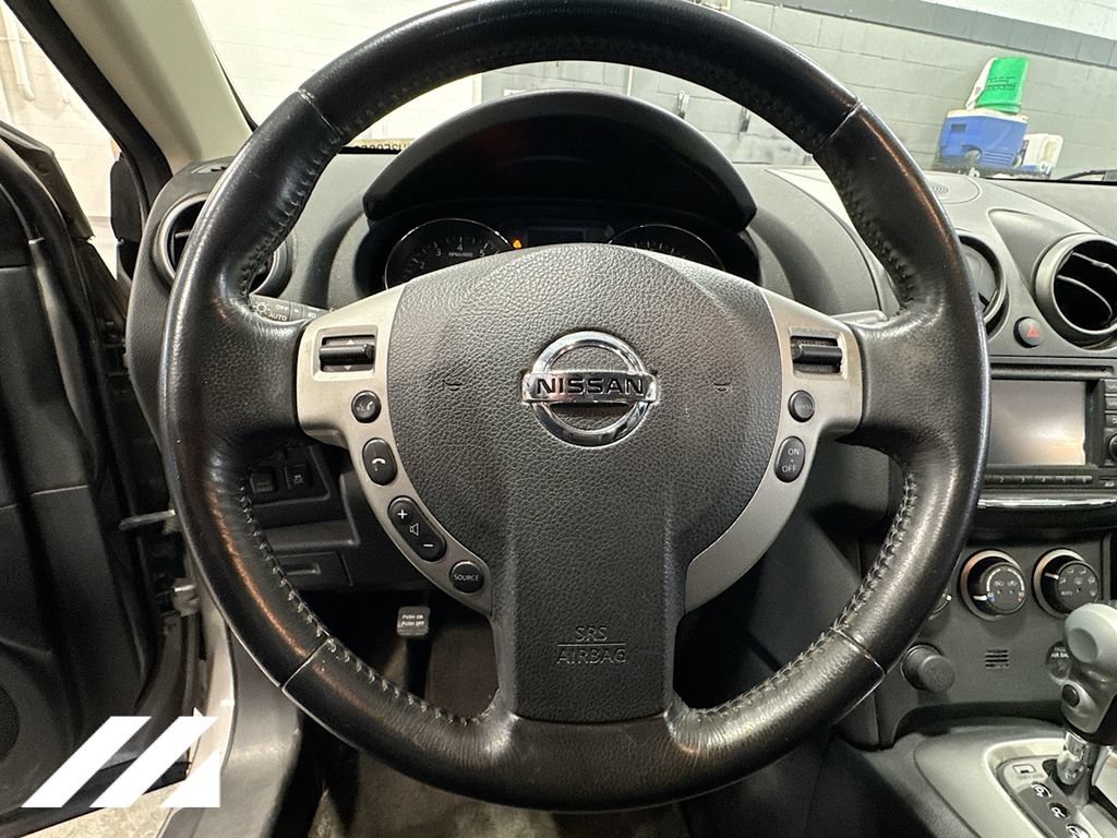 Used 2012 Nissan Rogue SL AWD/4WD image 11