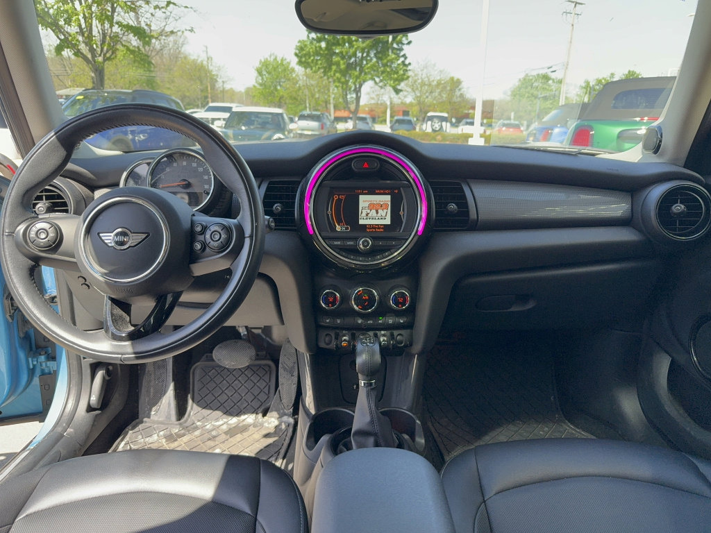 Used 2017 MINI Cooper 4-Door Hardtop FWD image 7