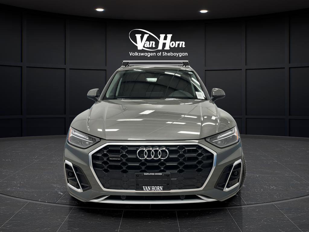 Used 2024 Audi Q5 e Premium w/ Convenience Package AWD/4WD image 2