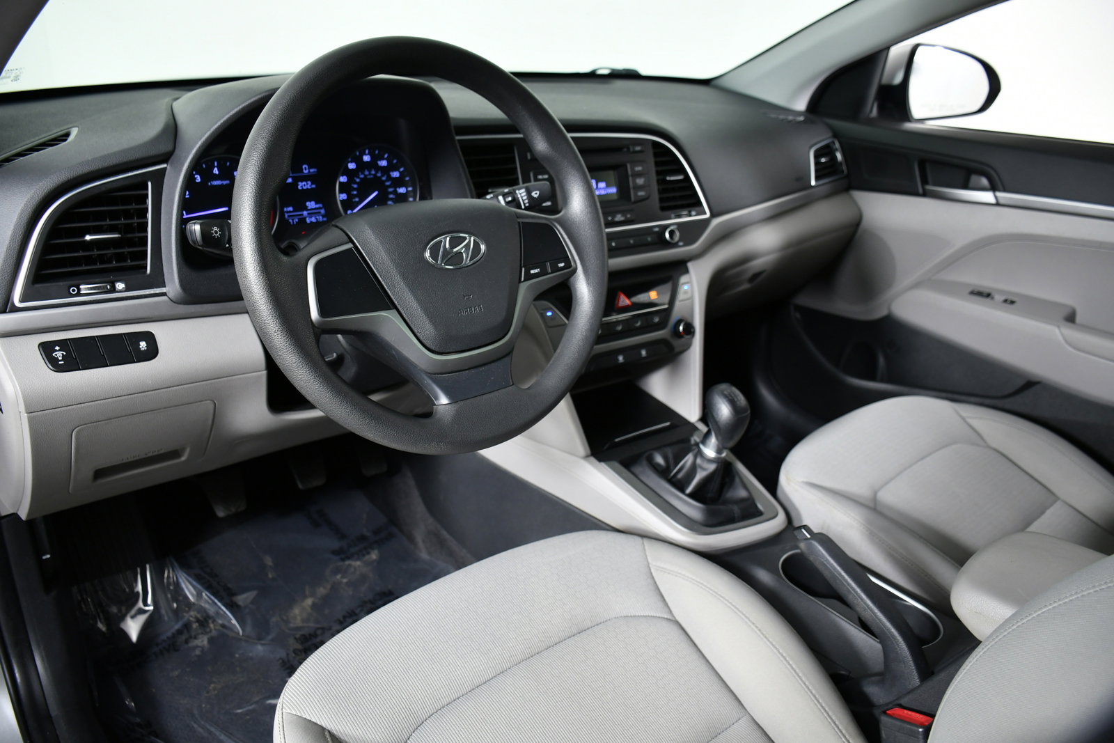 Used 2017 Hyundai Elantra SE image 18