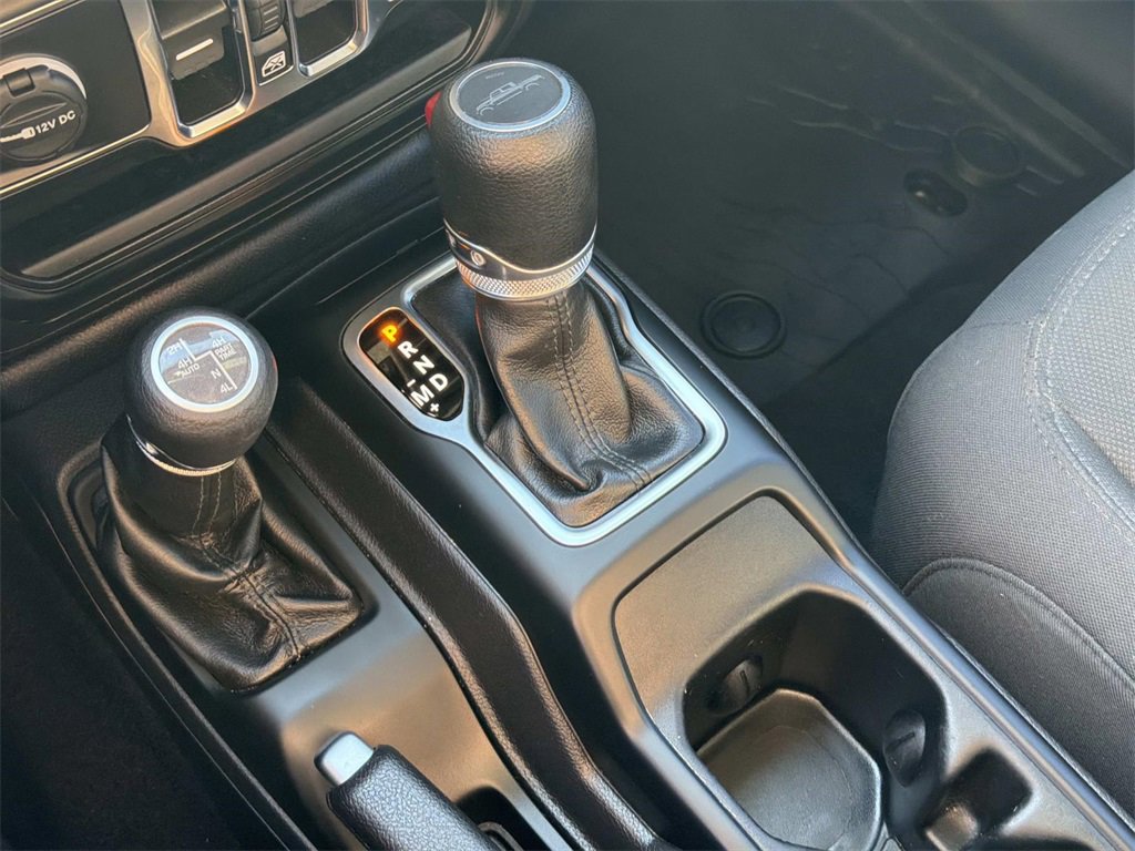 Used 2022 Jeep Gladiator Sport image 28