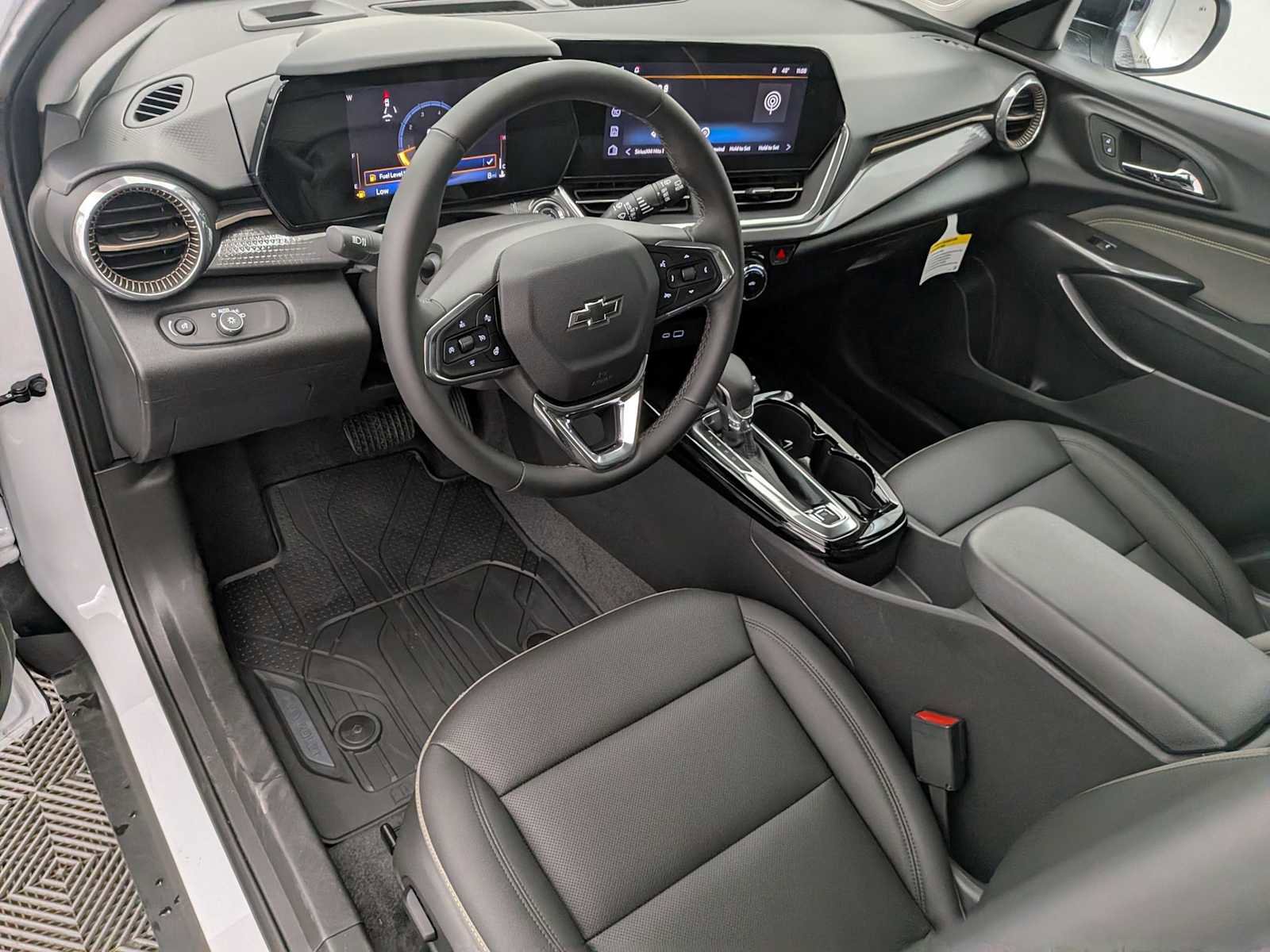 New 2025 Chevrolet Trax ACTIV w/ Driver Confidence Package image 2