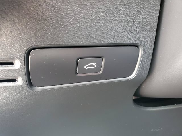 Certified 2026 Volvo XC40 B5 Ultra w/ Climate Package AWD/4WD image 17
