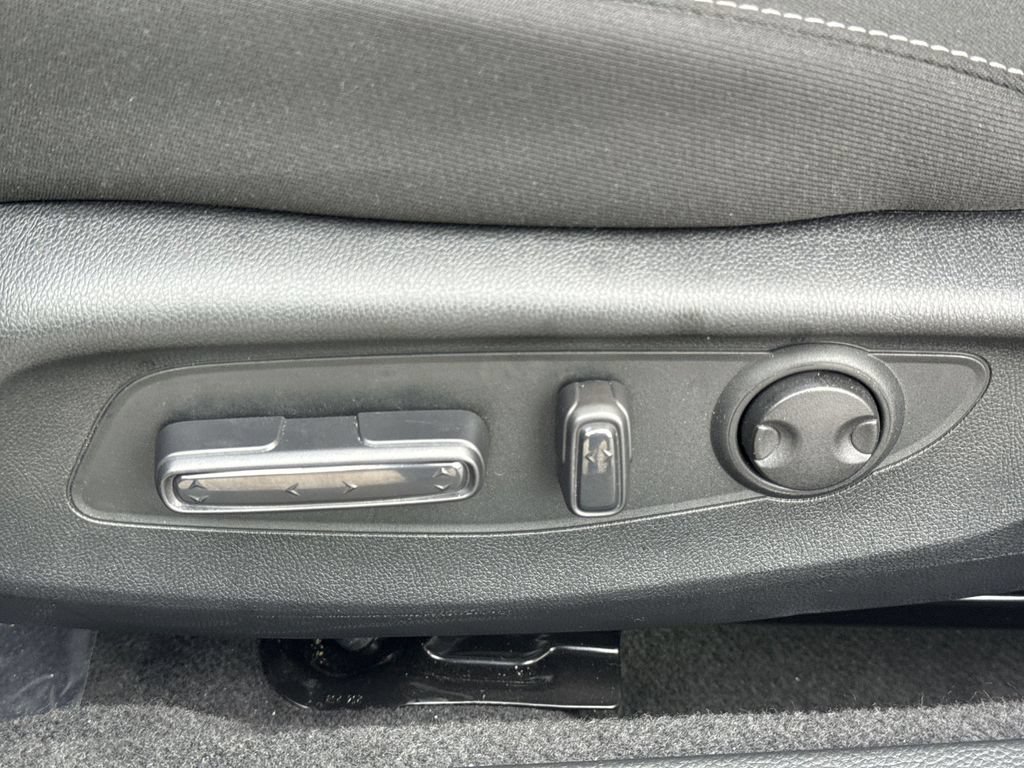 Certified 2025 Honda Accord SE image 13