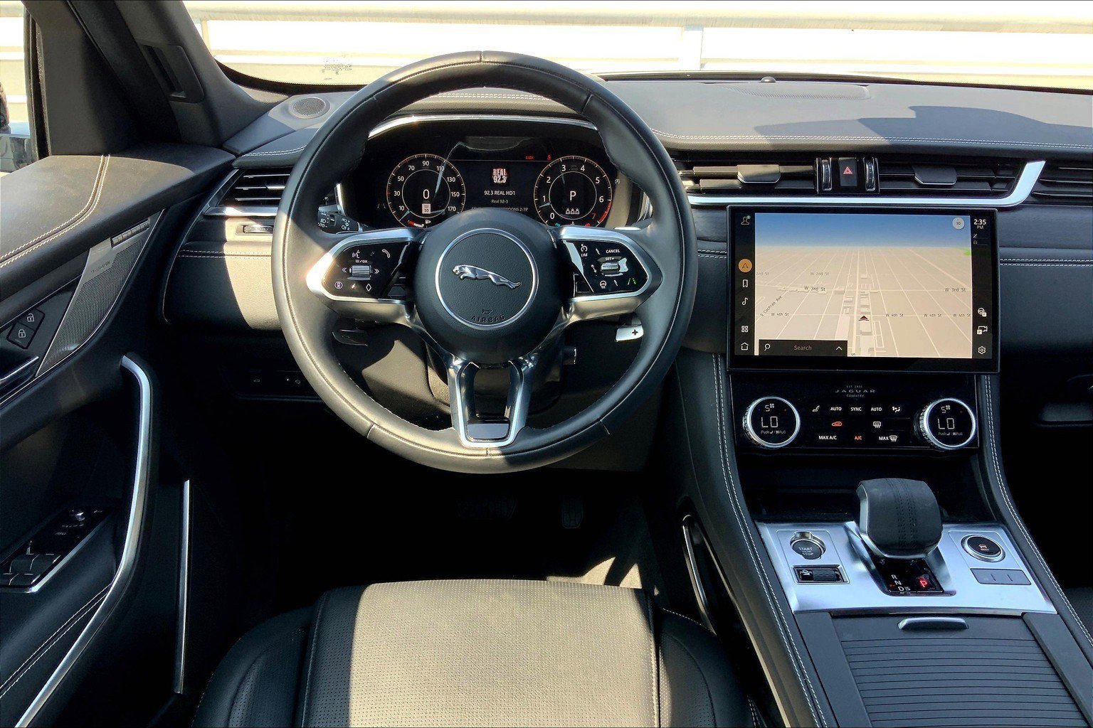 Used 2025 Jaguar F-PACE R-Dynamic S image 5