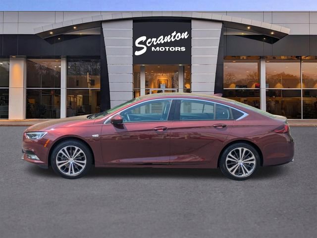 Used 2018 Buick Regal Essence w/ Driver Confidence Package #1 AWD/4WD image 2