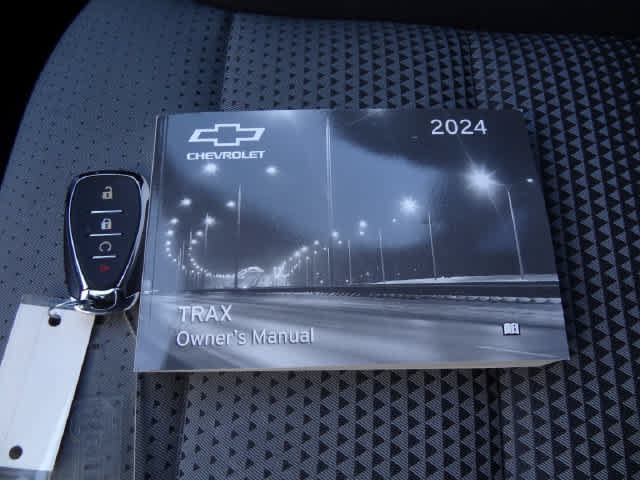Used 2024 Chevrolet Trax LT FWD image 31