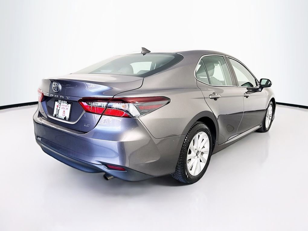 Used 2021 Toyota Camry LE image 10