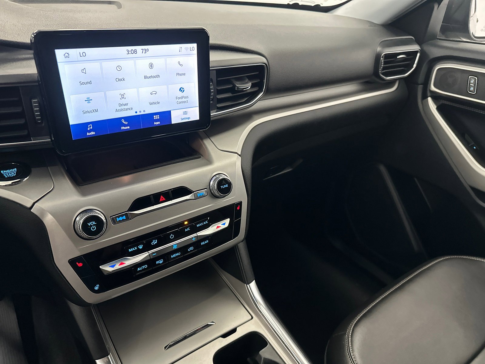 Used 2022 Ford Explorer XLT w/ Equipment Group 202A image 26