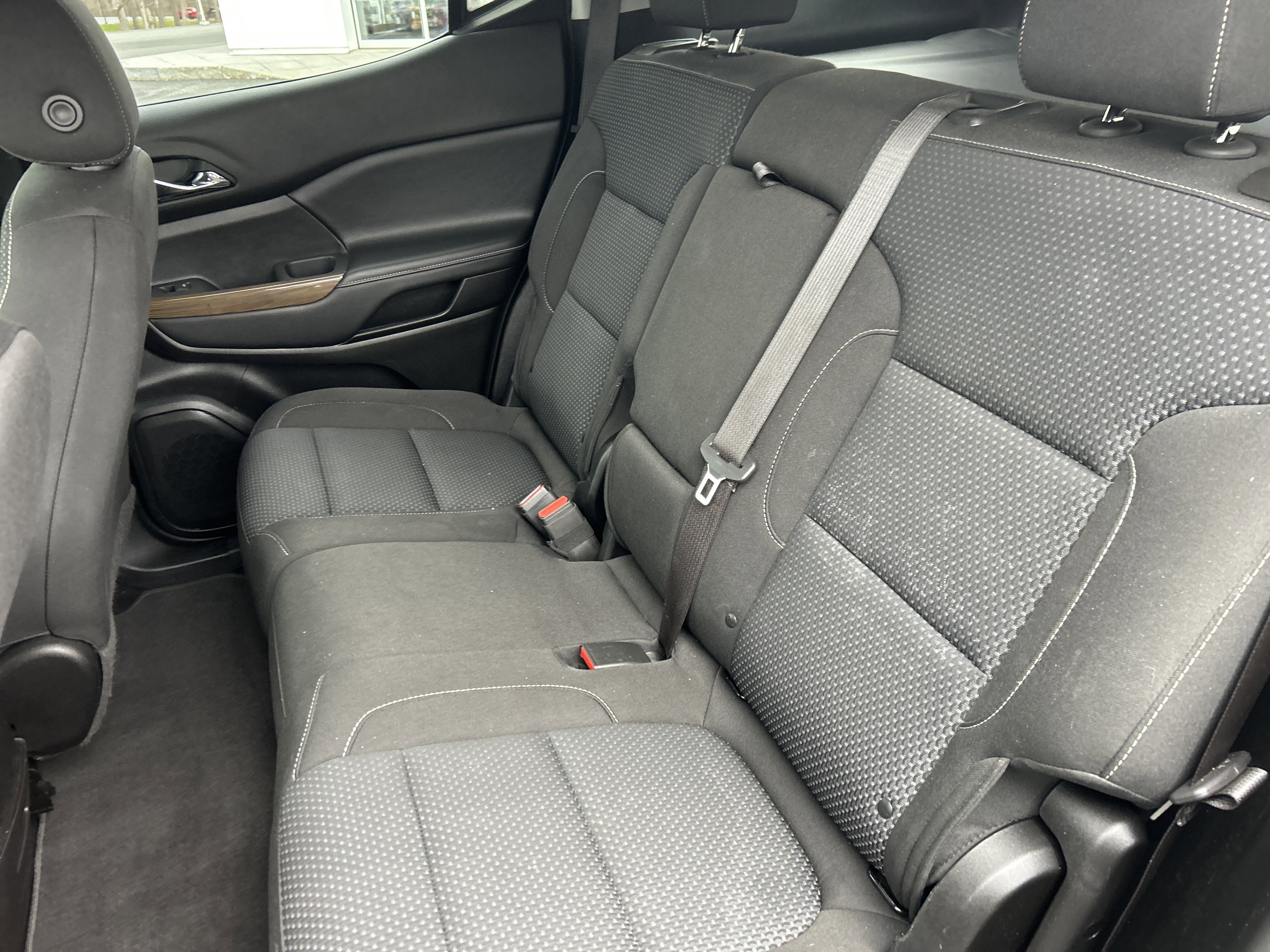 Certified 2021 GMC Acadia SLE w/ Driver Convenience Package image 19