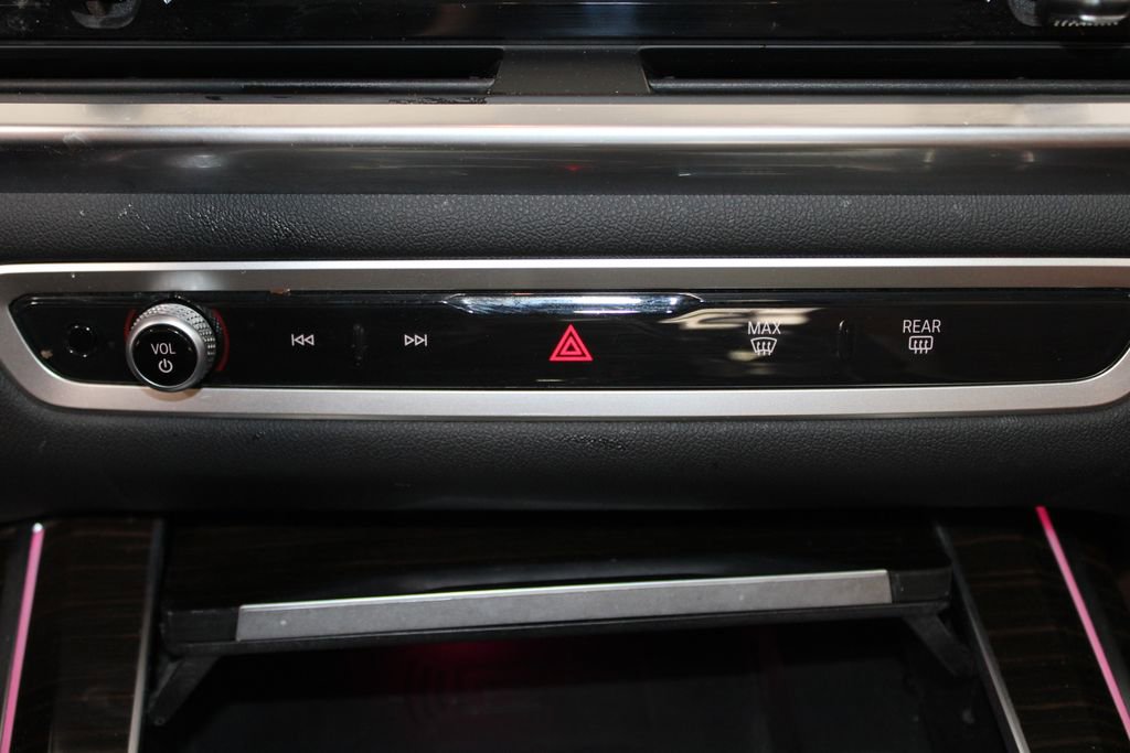 Used 2024 BMW X7 M60i w/ Executive Package image 50