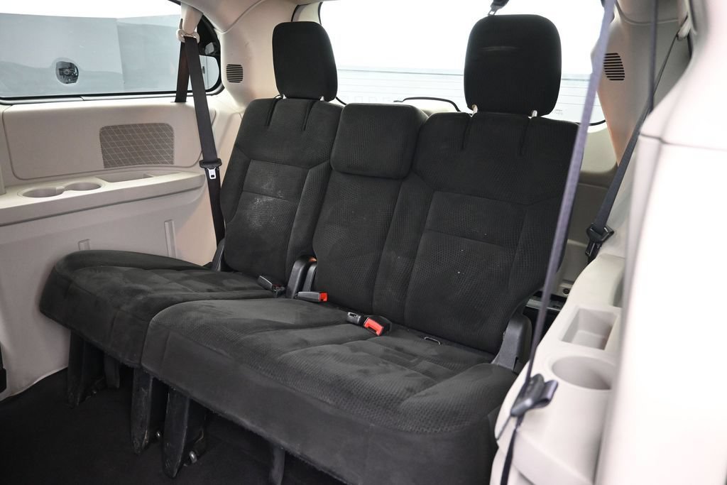 Used 2016 Dodge Grand Caravan SXT FWD image 25