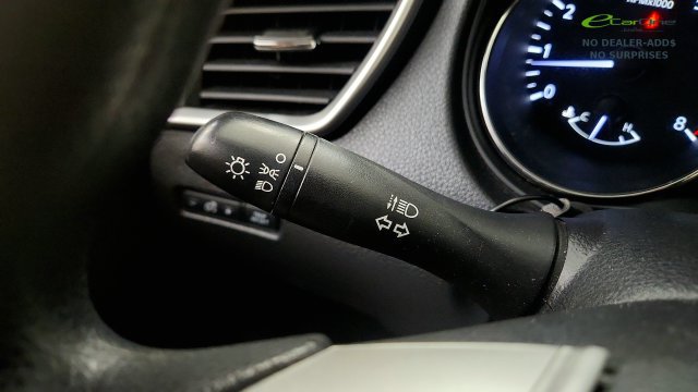 Used 2015 Nissan Rogue S FWD image 57