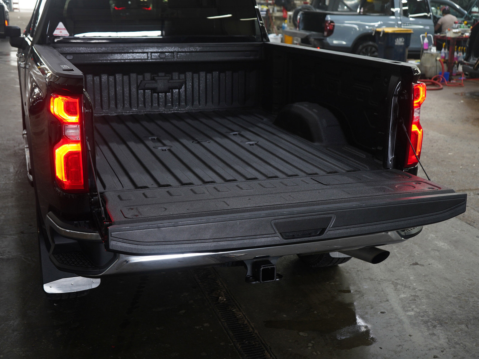 Used 2024 Chevrolet Silverado 3500 LTZ w/ LTZ Convenience Package image 9