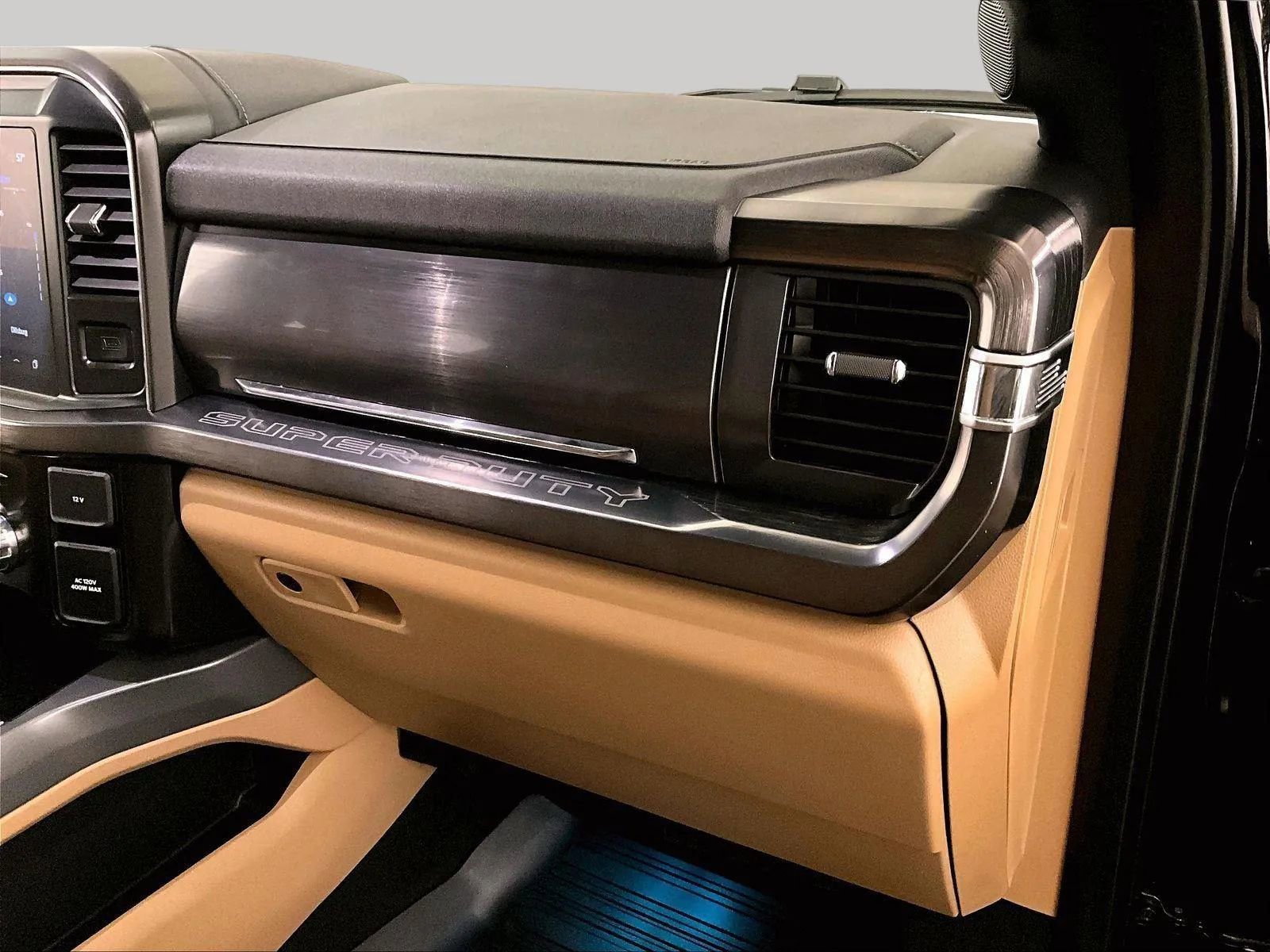 Certified 2025 Ford F250 Lariat w/ Lariat Ultimate Package image 15