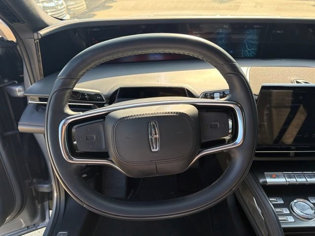 Used 2025 Lincoln Nautilus Reserve w/ Jet Appearance Package AWD/4WD image 22