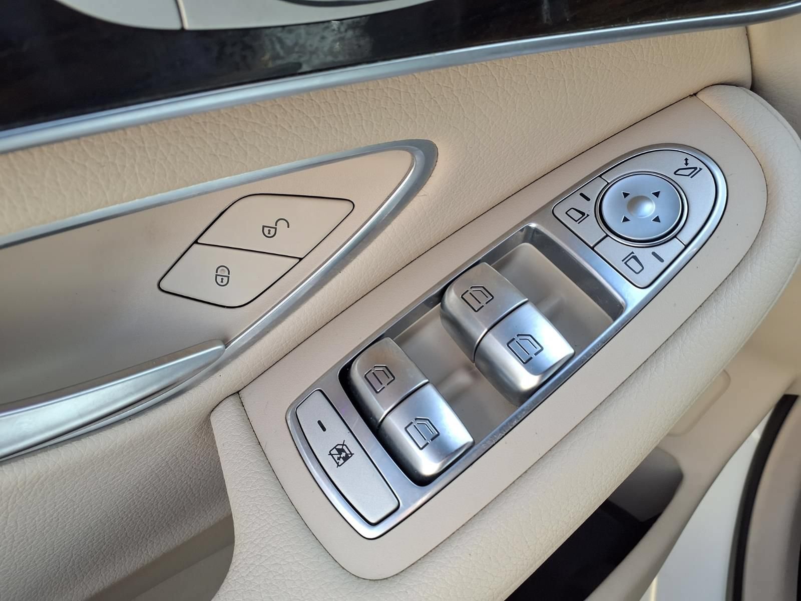 Used 2021 Mercedes-Benz GLC 300 image 21