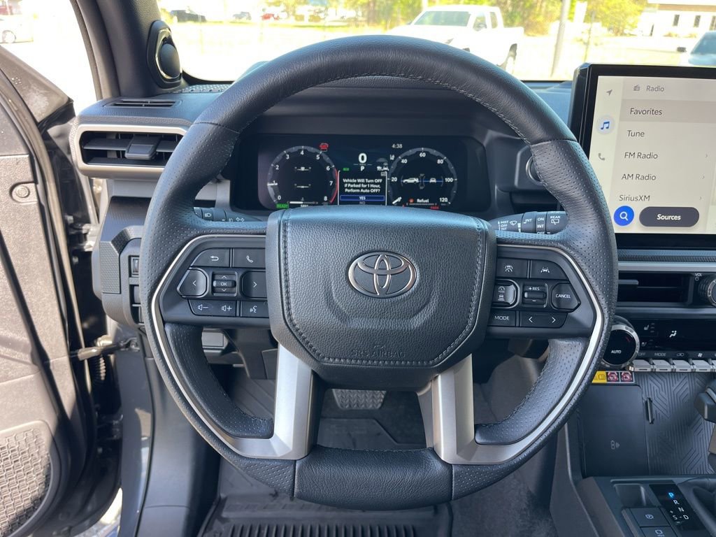 Used 2025 Toyota 4Runner Limited AWD/4WD image 15
