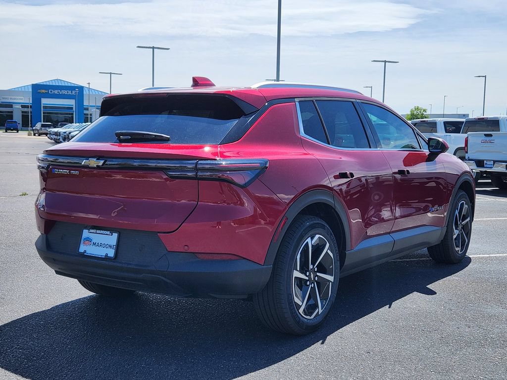 New 2026 Chevrolet Equinox EV LT AWD/4WD image 3