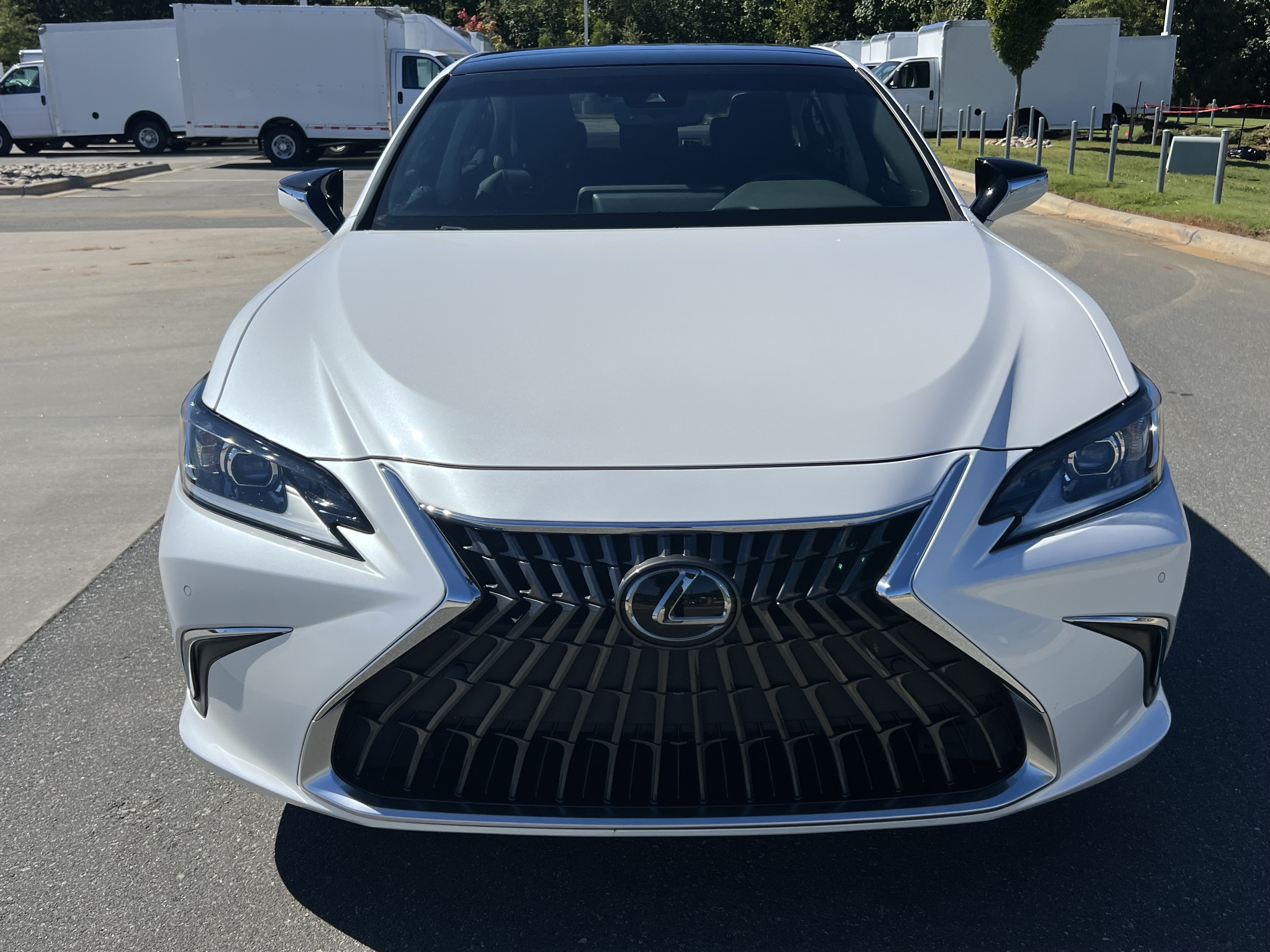 Used 2024 Lexus ES 350 w/ Premium Package FWD image 4