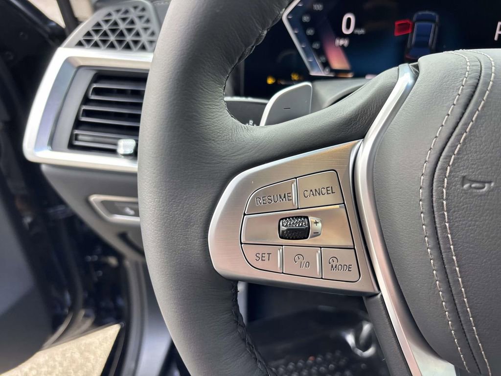 New 2026 BMW X7 xDrive40i w/ Premium Package image 12