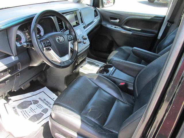 Used 2016 Toyota Sienna SE Premium FWD image 8