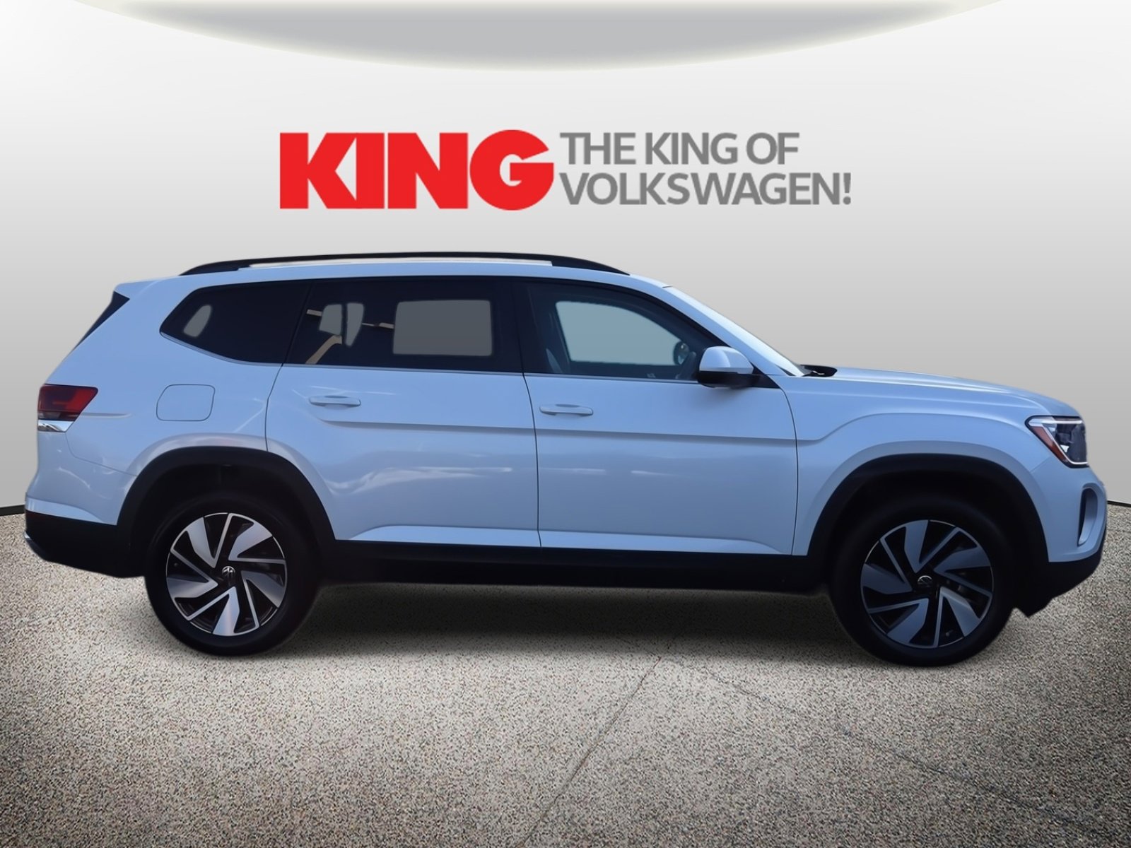 New 2026 Volkswagen Atlas SE image 2