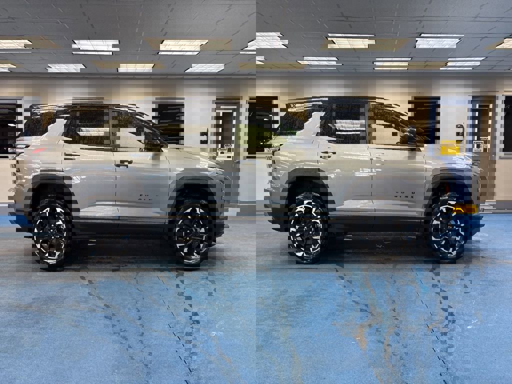 New 2026 Chevrolet Equinox LT w/ Convenience Package II image 2