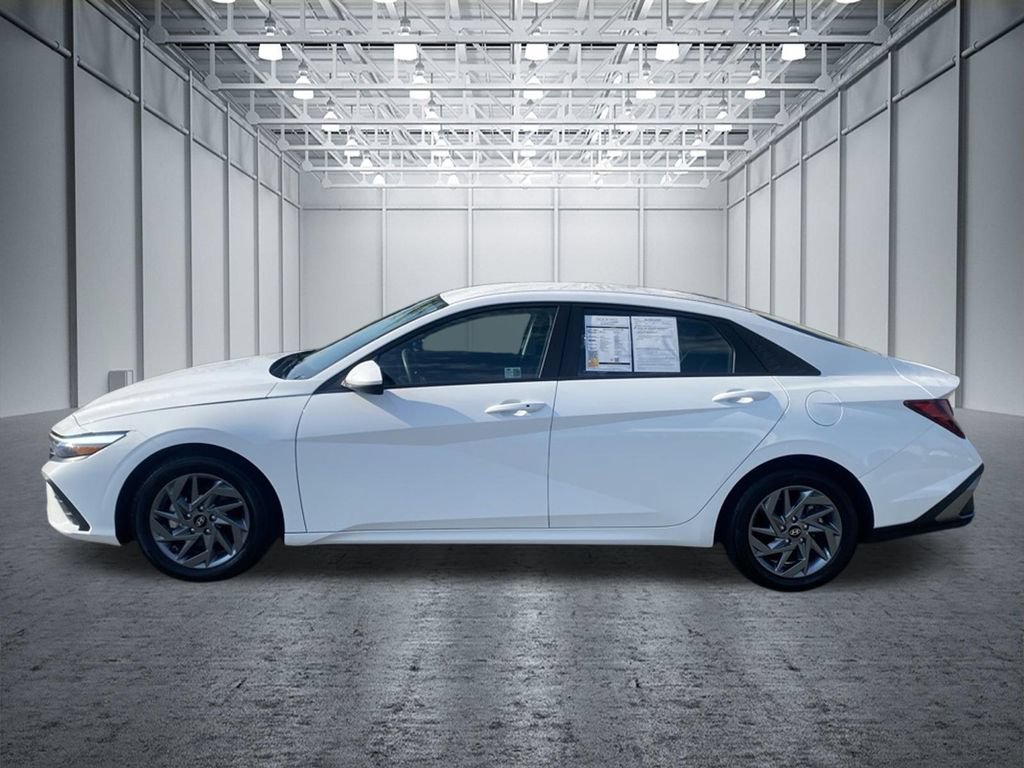 Used 2024 Hyundai Elantra SEL FWD image 10