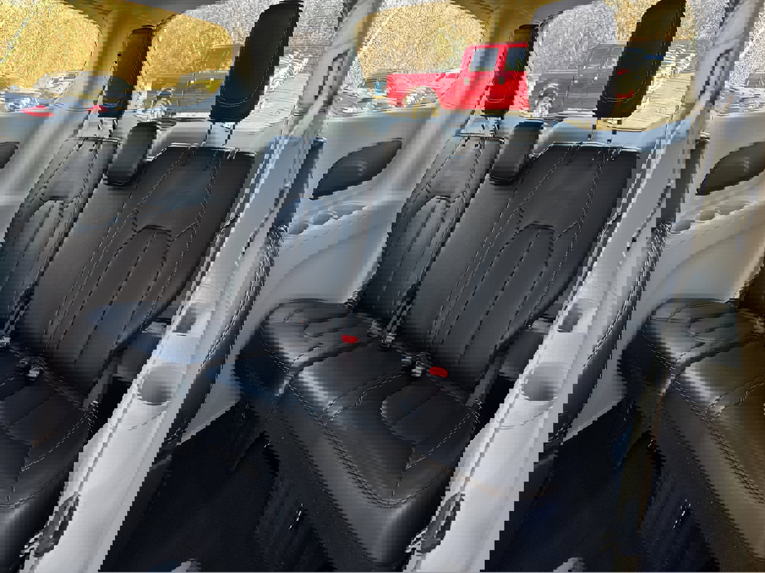 Used 2023 Chrysler Pacifica Touring-L image 10