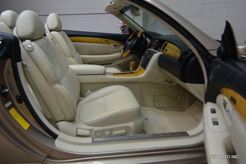 Used 2004 Lexus SC 430 Convertible RWD image 24