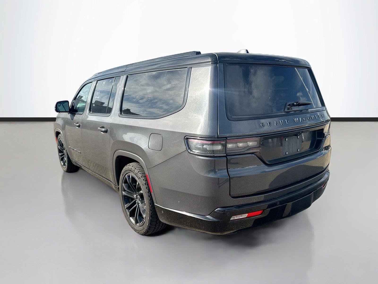 Used 2024 Jeep Grand Wagoneer L Series II w/ Quick Order Packagew 28T AWD/4WD image 7