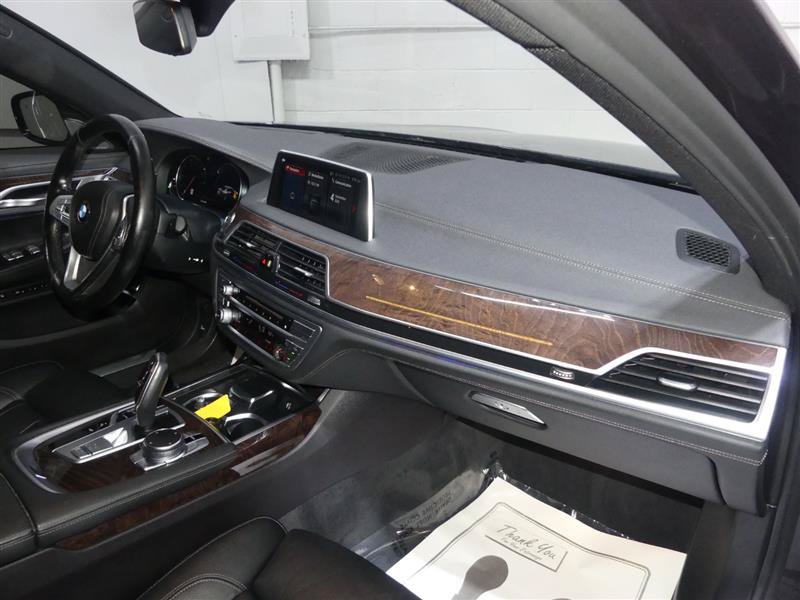 Used 2019 BMW 740i xDrive w/ M Sport Package AWD/4WD image 25