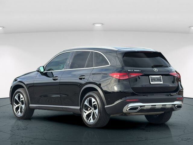 Used 2025 Mercedes-Benz GLC 350e 4MATIC image 5
